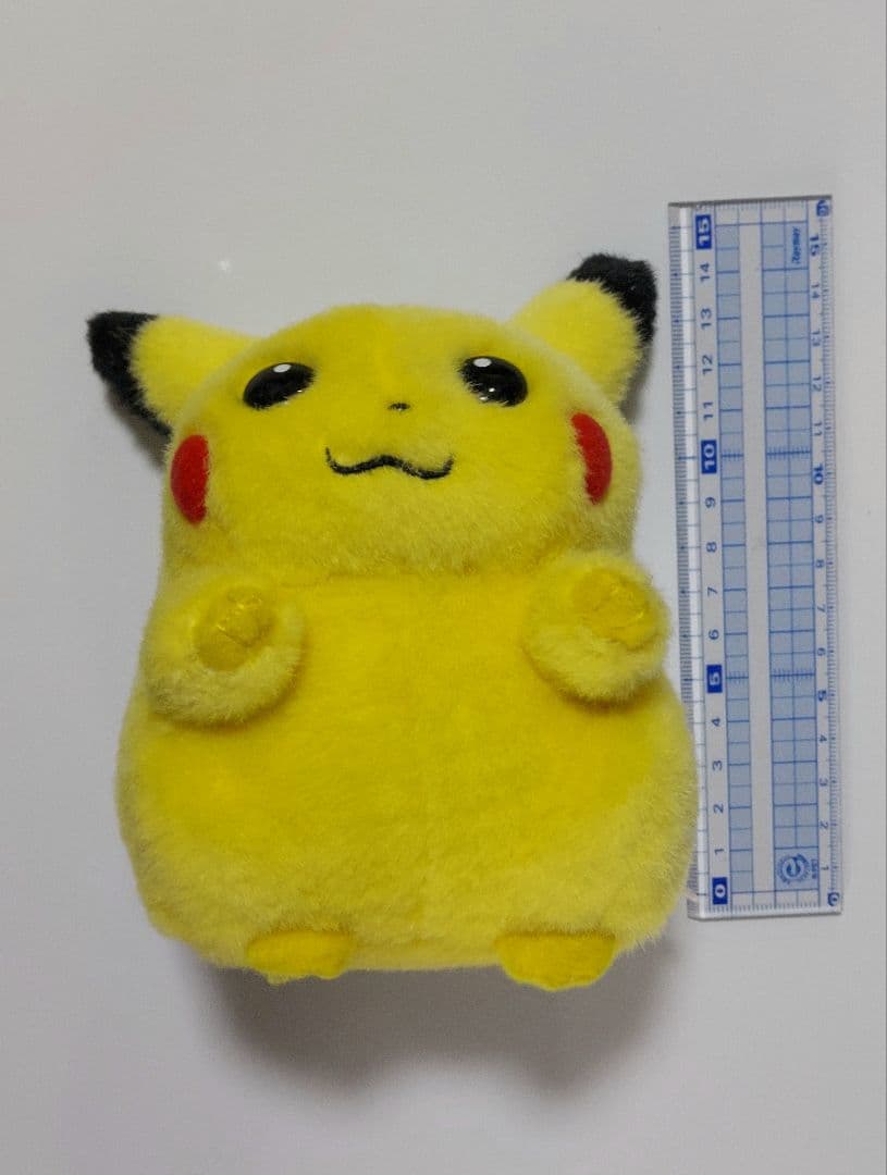TOMY ピカチュウ ぬいぐるみ