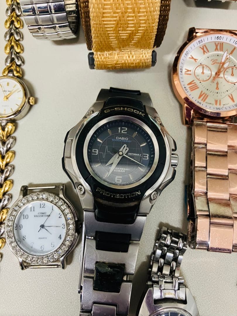 腕時計ジャンク34個 CASIO シチズンswatch 他