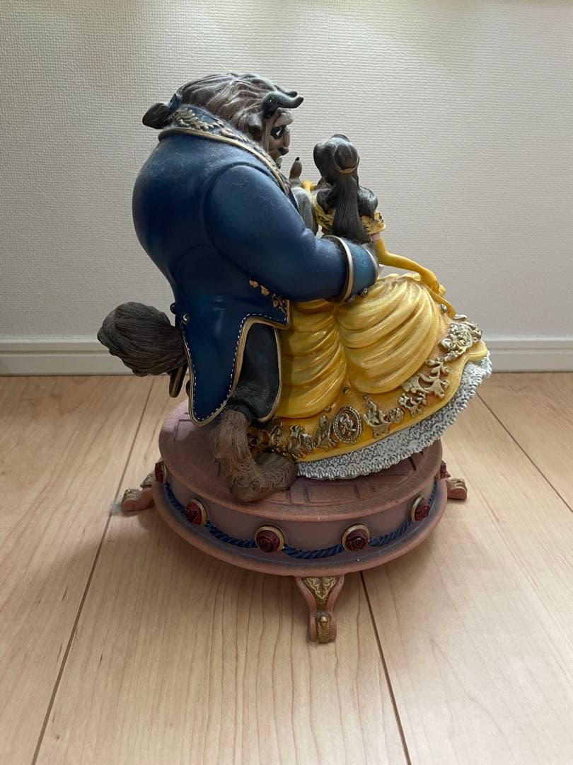 限定1100個　ディズニー　美女と野獣オルゴールフィギュア　リミテッド　箱あり