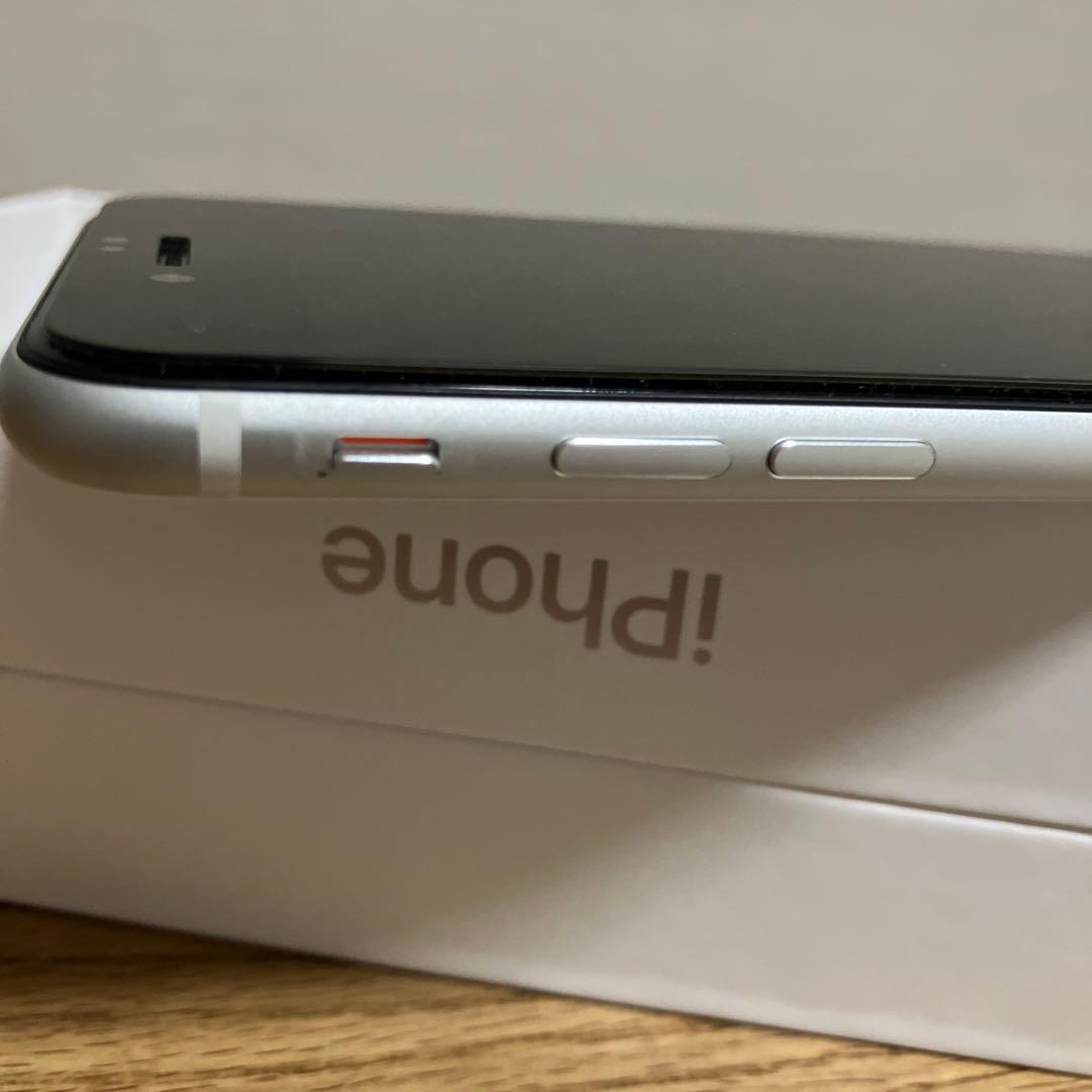 iPhone SE第2世代　64GB バッテリー91% ホワイトSIMフリー