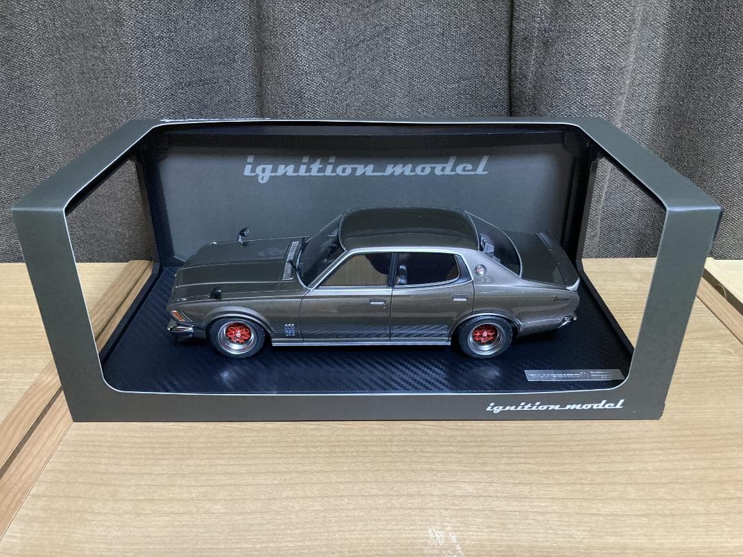 イグニッションモデル 1/18 ブルーバードU 2000GTX G610 弥生