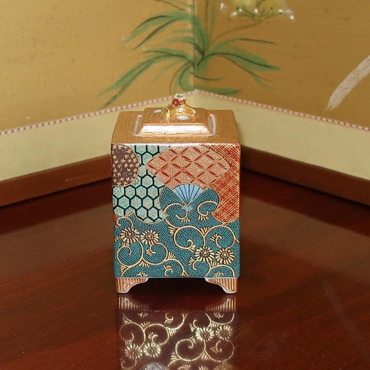 【評価1000特別価格】茶道具　香炉　置物　九谷焼　青粒小紋　錦泉作