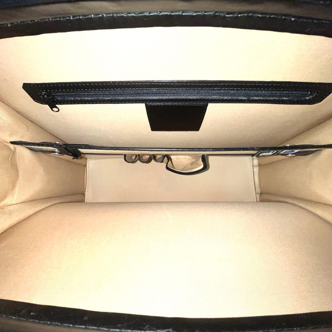 ★美品★AOKI 青木カバン★レザーダレスバッグ★黒　ブラック★カギ付き★本革★