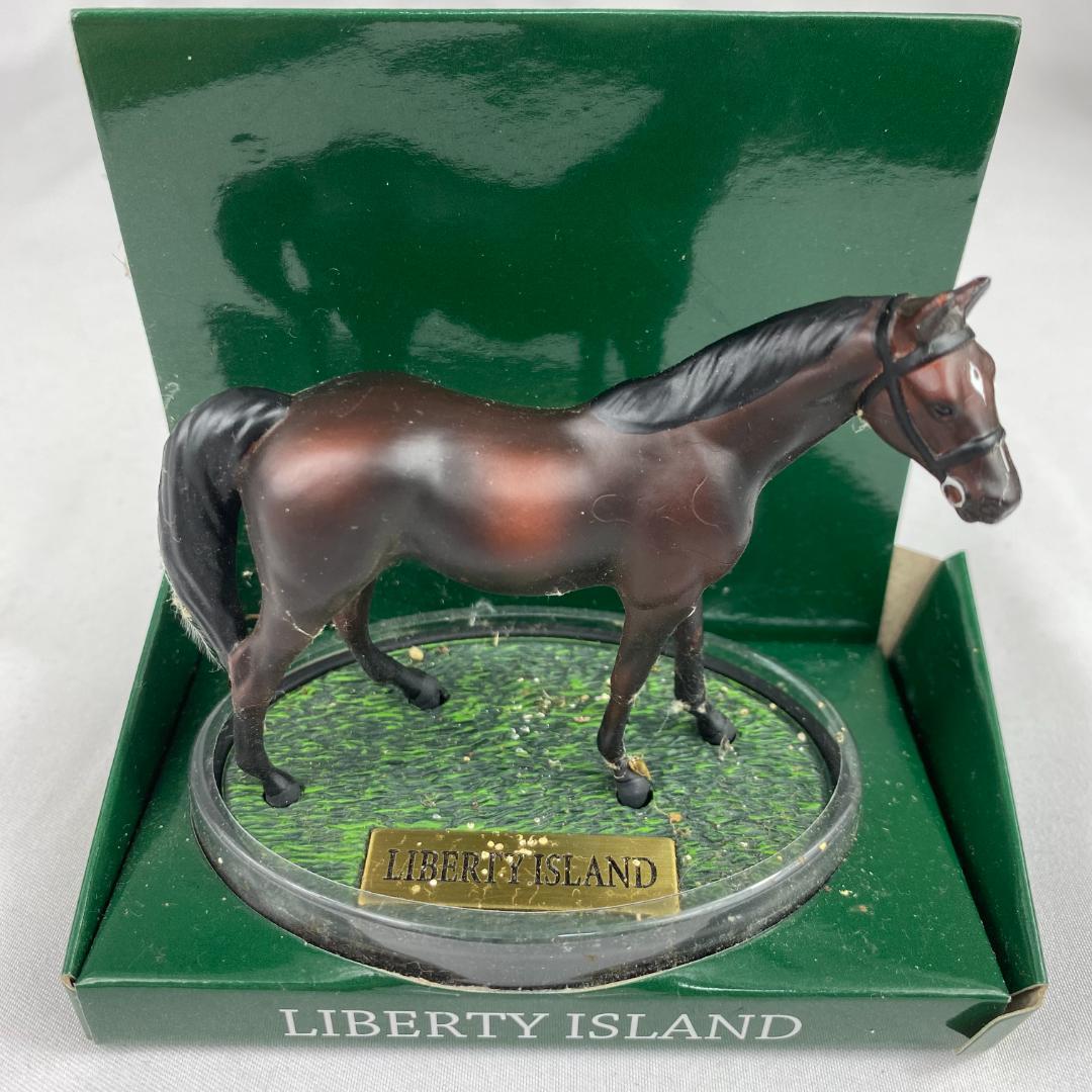 ★JRA ホースフィギュア ソダシ コントレイル アーモンドアイ 計9体