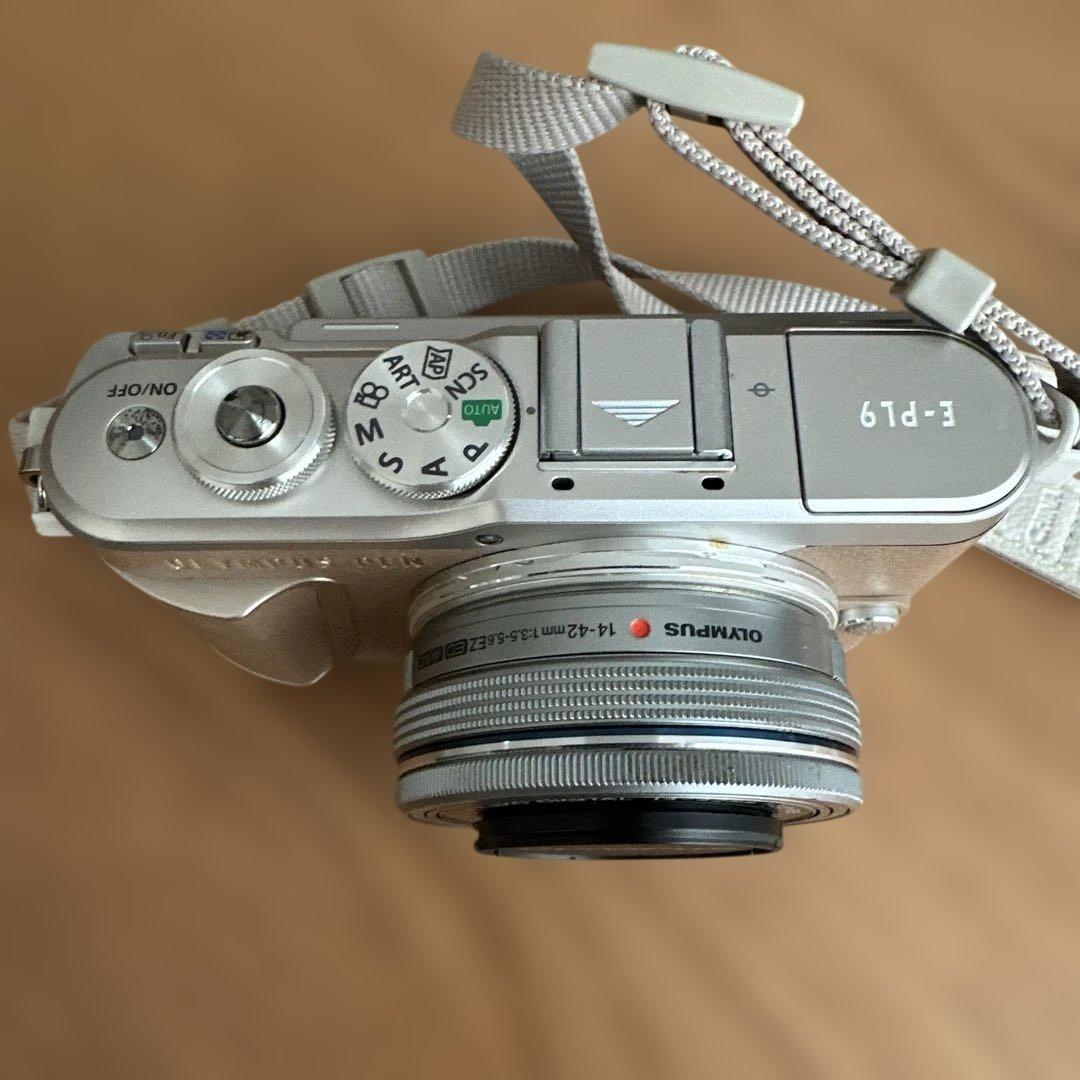 OLYMPUS PEN E-PL9 ブラウン14-42mmレンズ付き