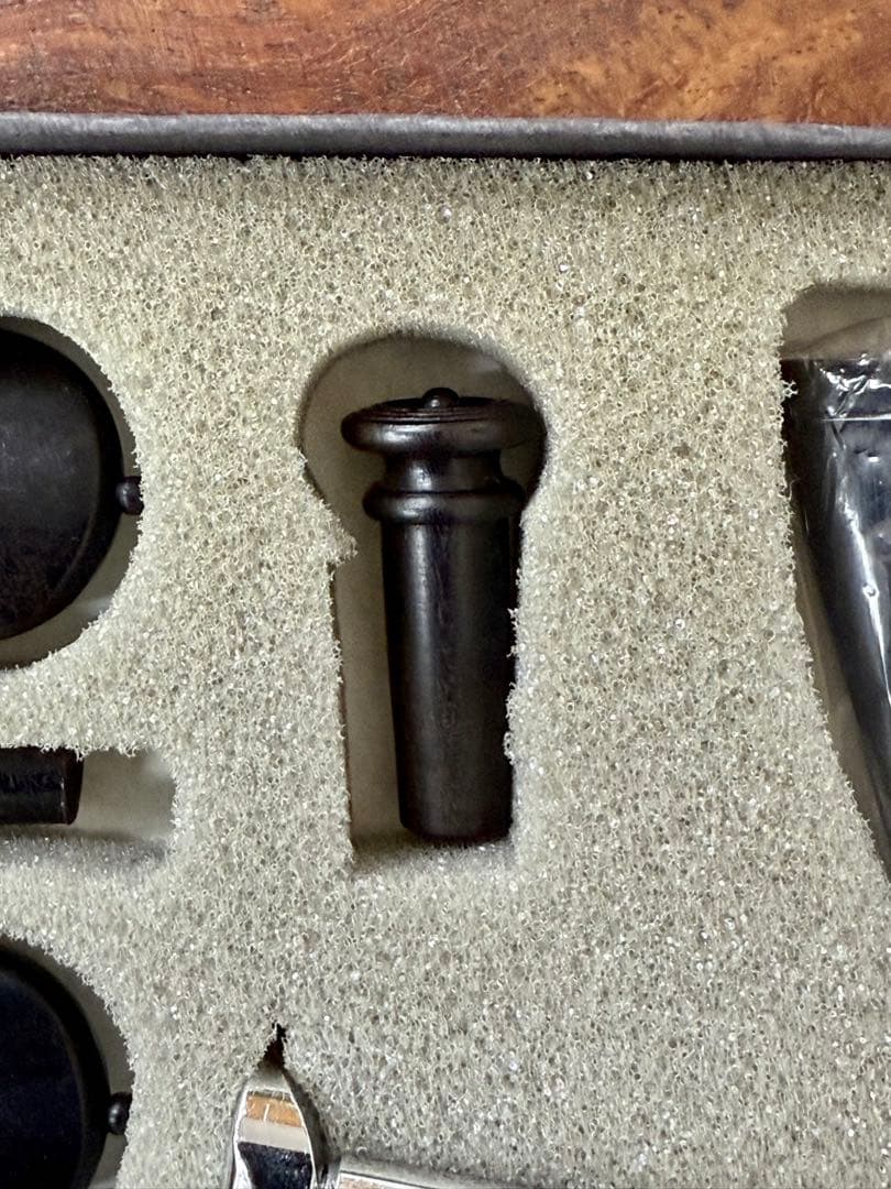 【新品】バイオリン用フィッティングセット（エボニー／クローム金具）未使用品！