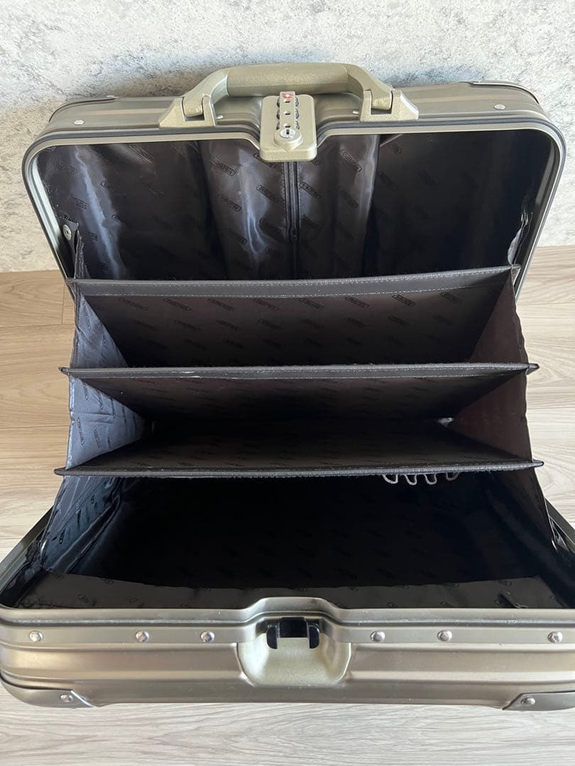 TAMO RIMOWA リモワ トパーズ チタニウム ビジネストロリー4輪