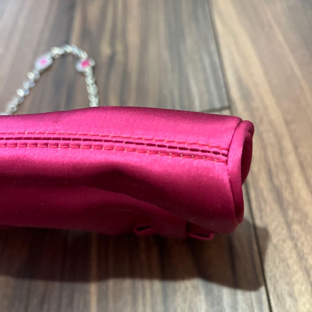 ブルガリ　BVLGARI ピンク サテンクラッチバッグ チェーンストラップ