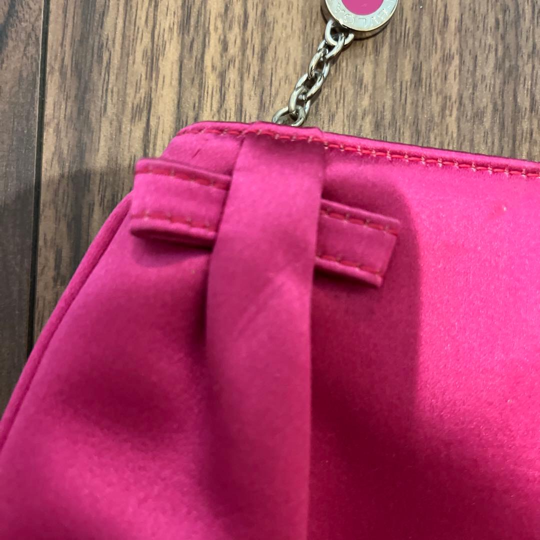 ブルガリ　BVLGARI ピンク サテンクラッチバッグ チェーンストラップ