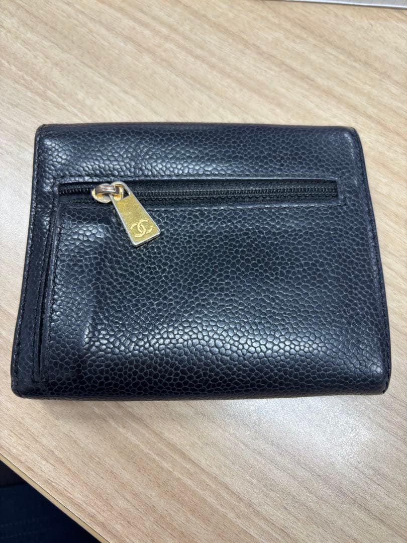 CHANELキャビアスキン財布
