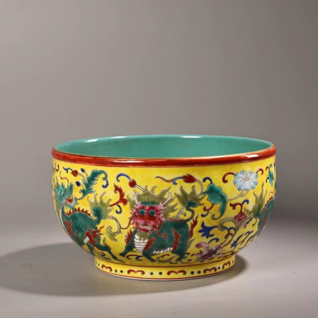 中国古美術・珍品旧蔵・七宝彩と粉彩磁器の碗・純手描き・箱付・置物・文房具・観賞皿