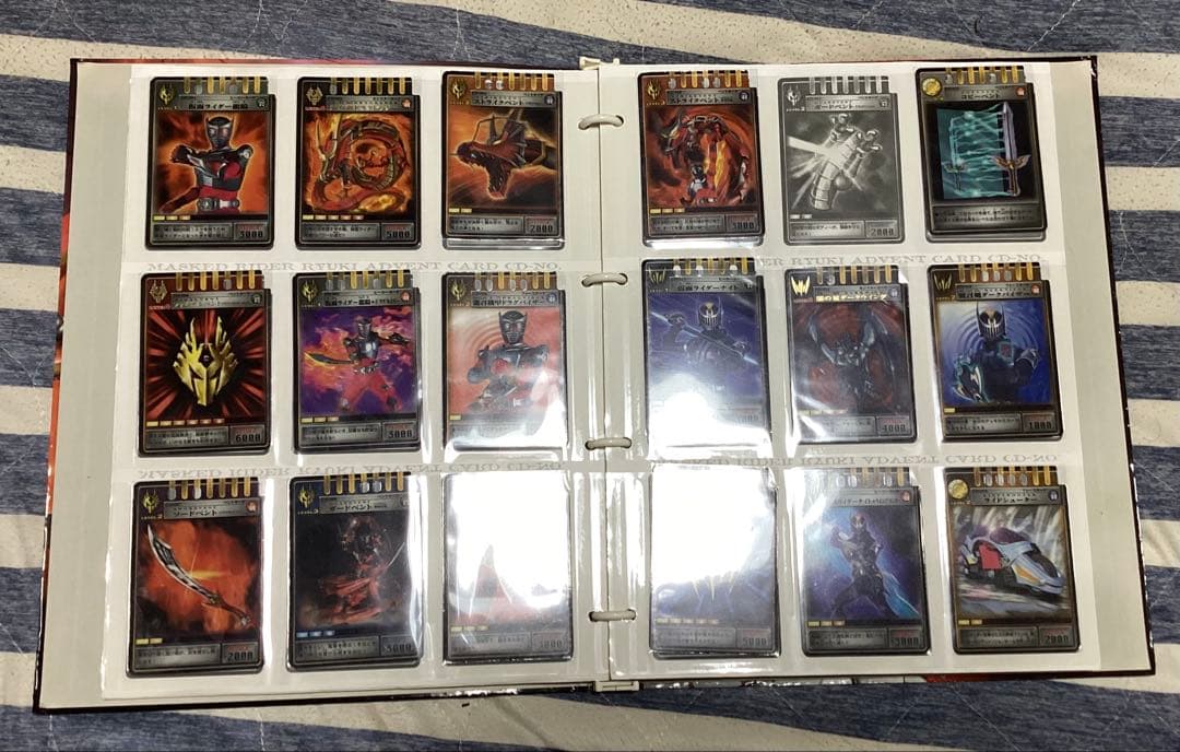 バンダイ 完全カードファイル 仮面ライダー龍騎　アドベントカード