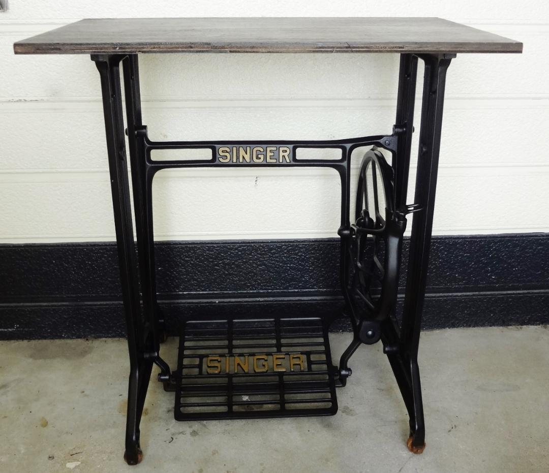 【アンティーク】SINGER　シンガー　足踏みミシン　ミシン台 　鉄製　デスク