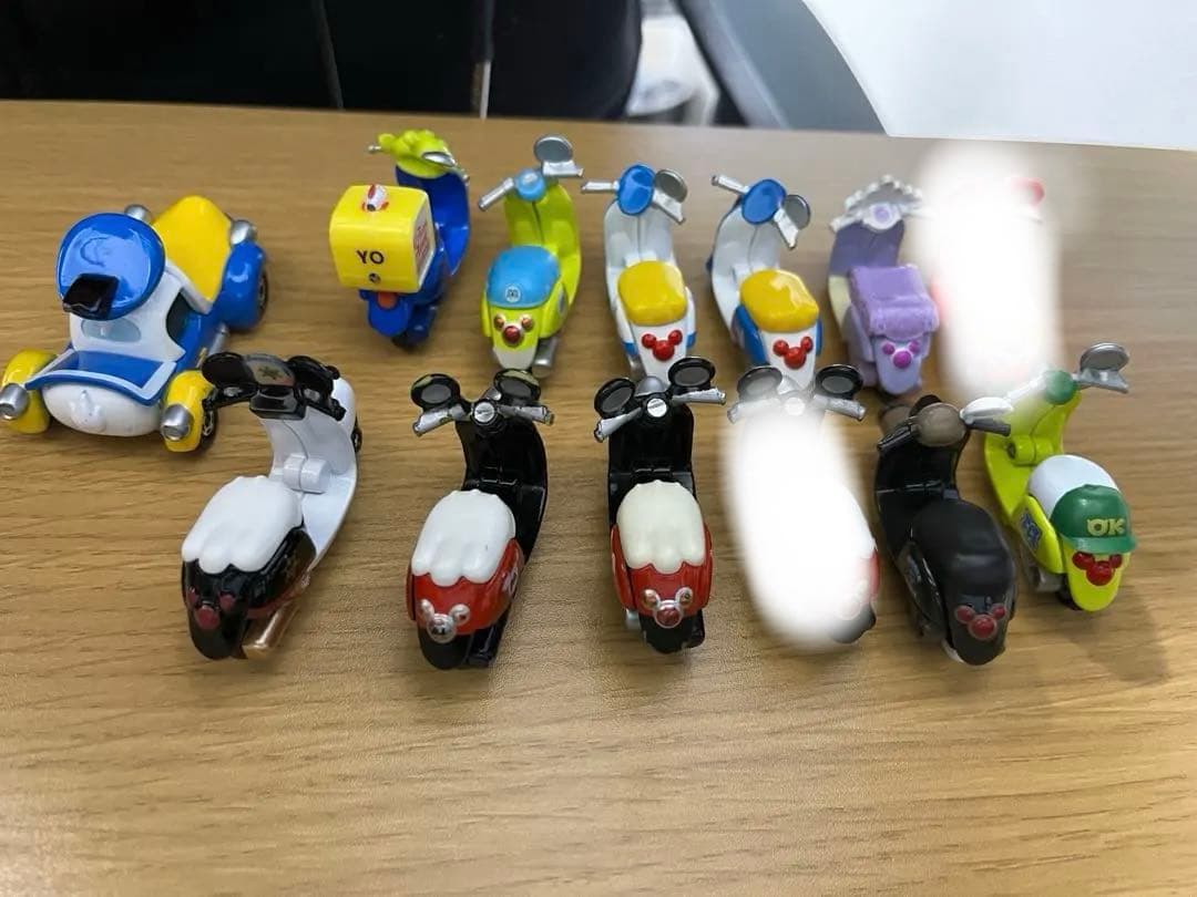 ディズニーモータース　トミカ１2台 まとめ売り