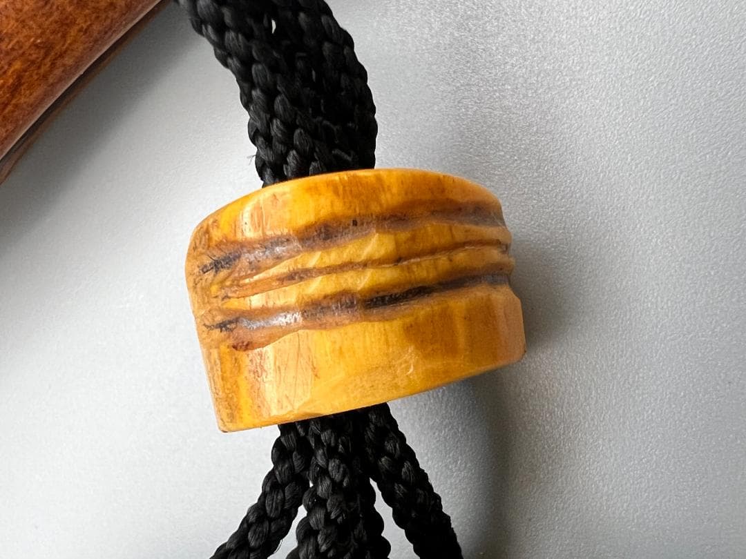 明治時代　竹製キセル入れ　在銘　紫檀製瓢箪高肉　蝸牛萌絵　骨製根〆　純銀製キセル