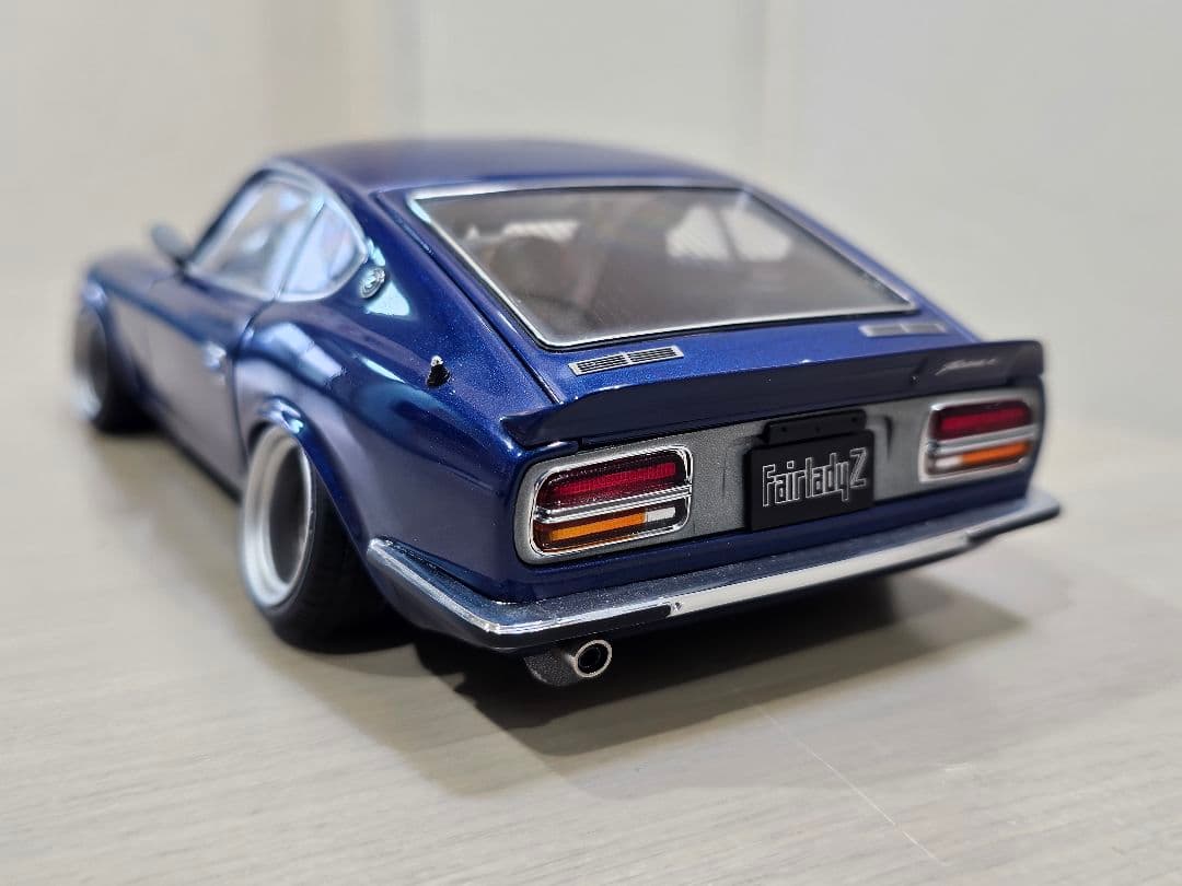 京商　1/18　日産　フェアレディZ　（S30）Street・ Sports