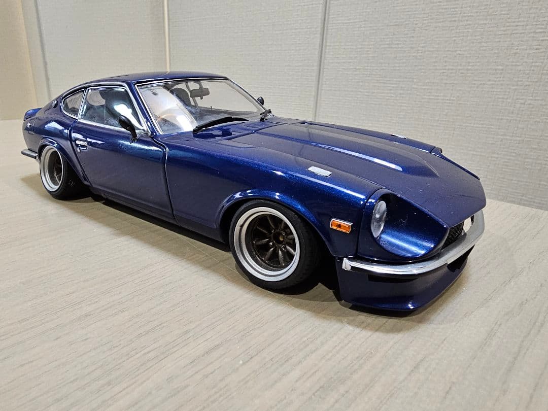 京商　1/18　日産　フェアレディZ　（S30）Street・ Sports