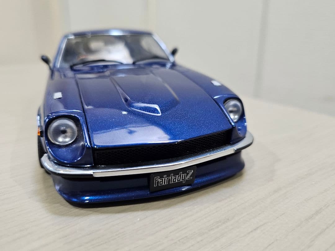 京商　1/18　日産　フェアレディZ　（S30）Street・ Sports