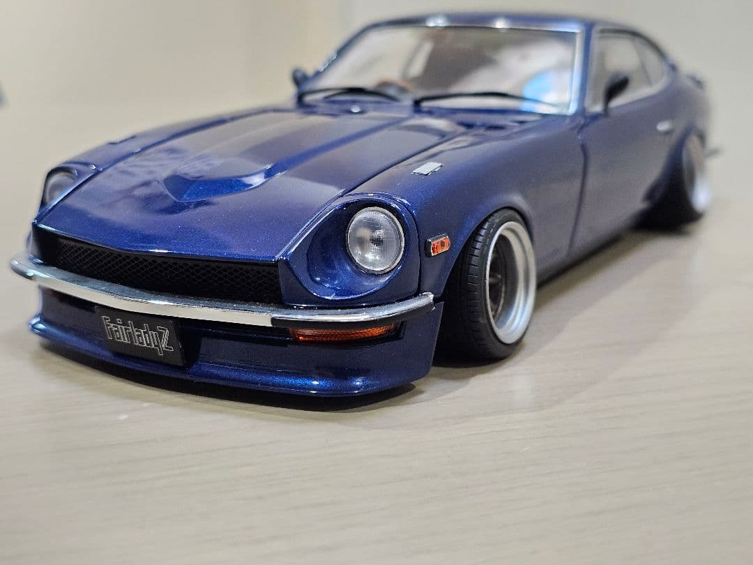 京商　1/18　日産　フェアレディZ　（S30）Street・ Sports