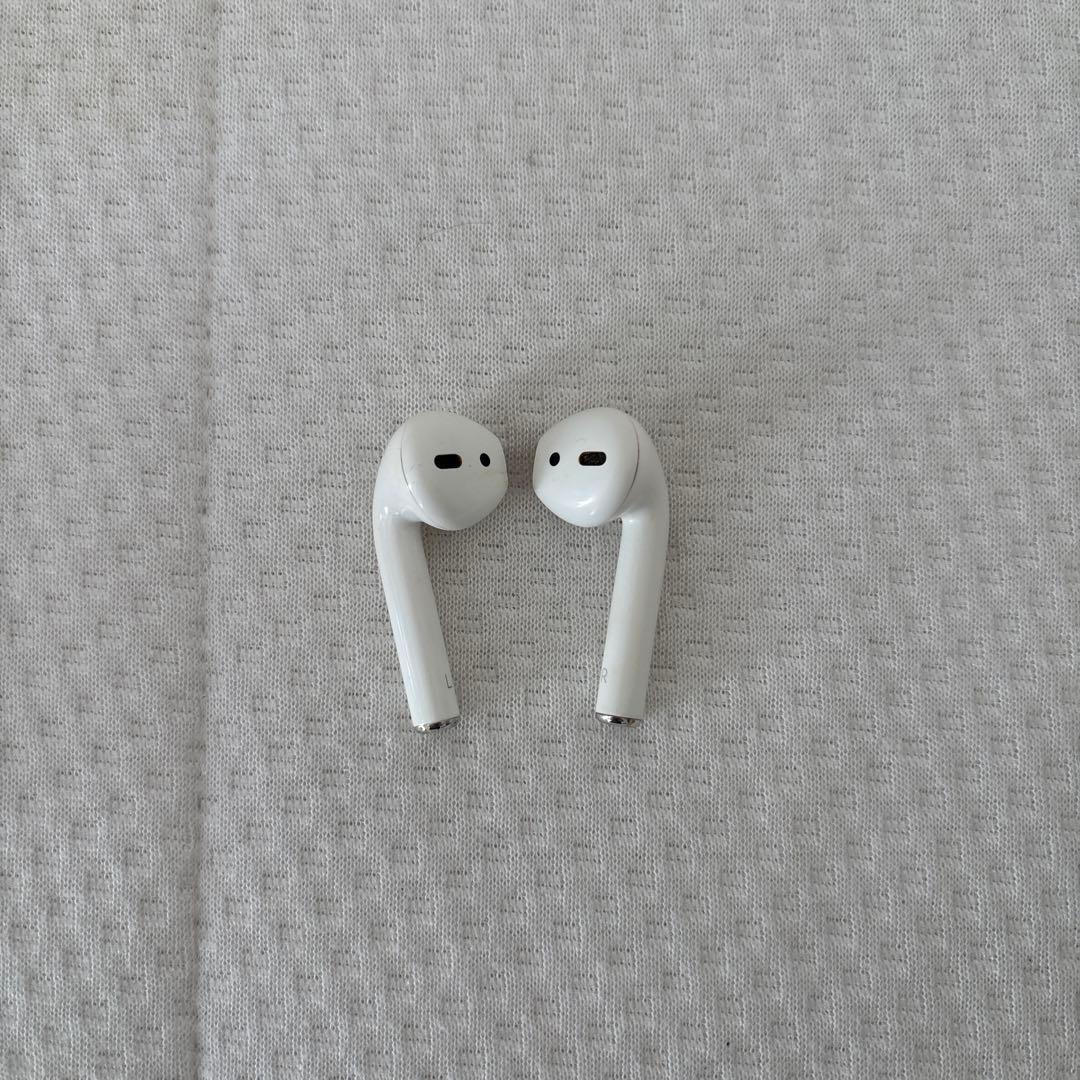 Apple AirPods ワイヤレスイヤホン 本体