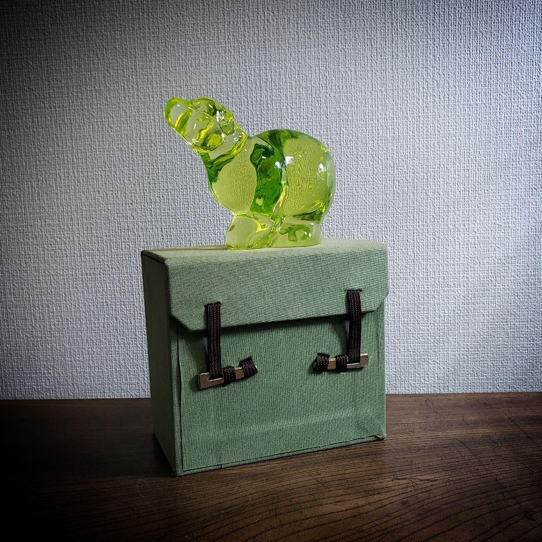 熊　ウランガラス　ヨーロッパ　プレスカラス　アンティーク　置物　インテリア