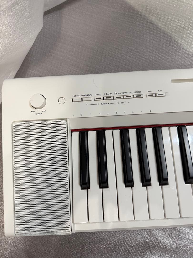 Yamaha 電子キーボード　ホワイト