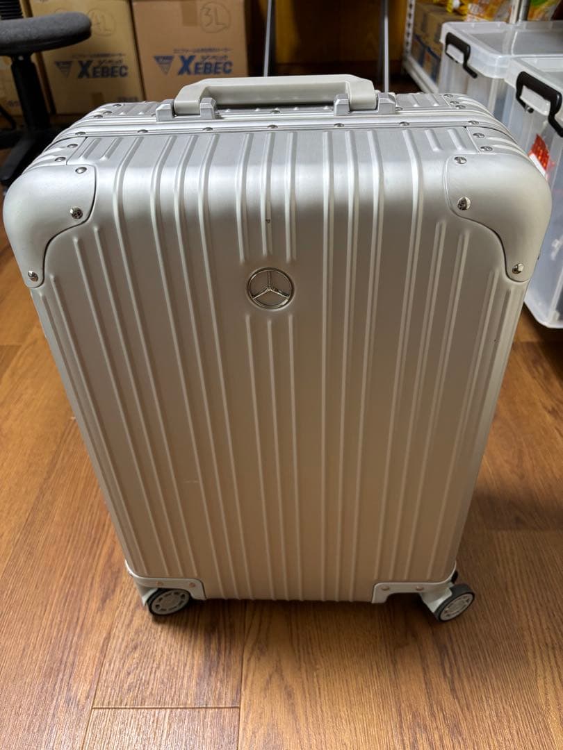 メルセデス　シルバーキャリーケース
