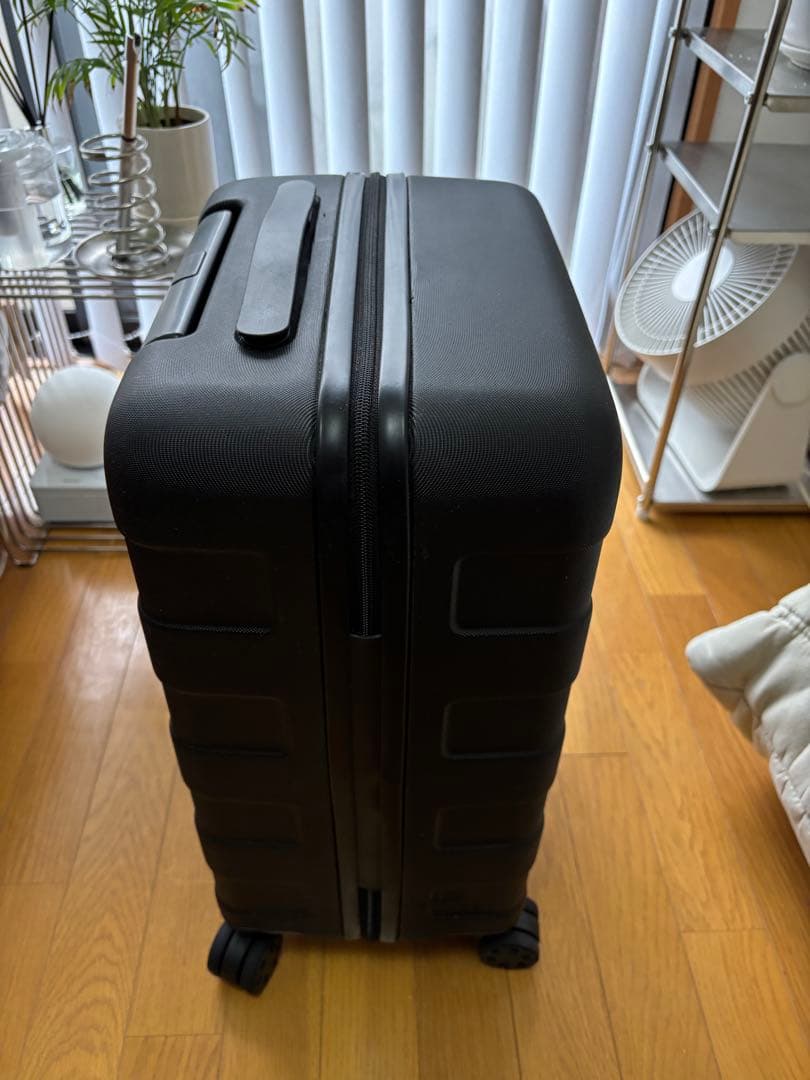 無印良品　バーを自由に調節できる　ハードキャリーケース（２０Ｌ）