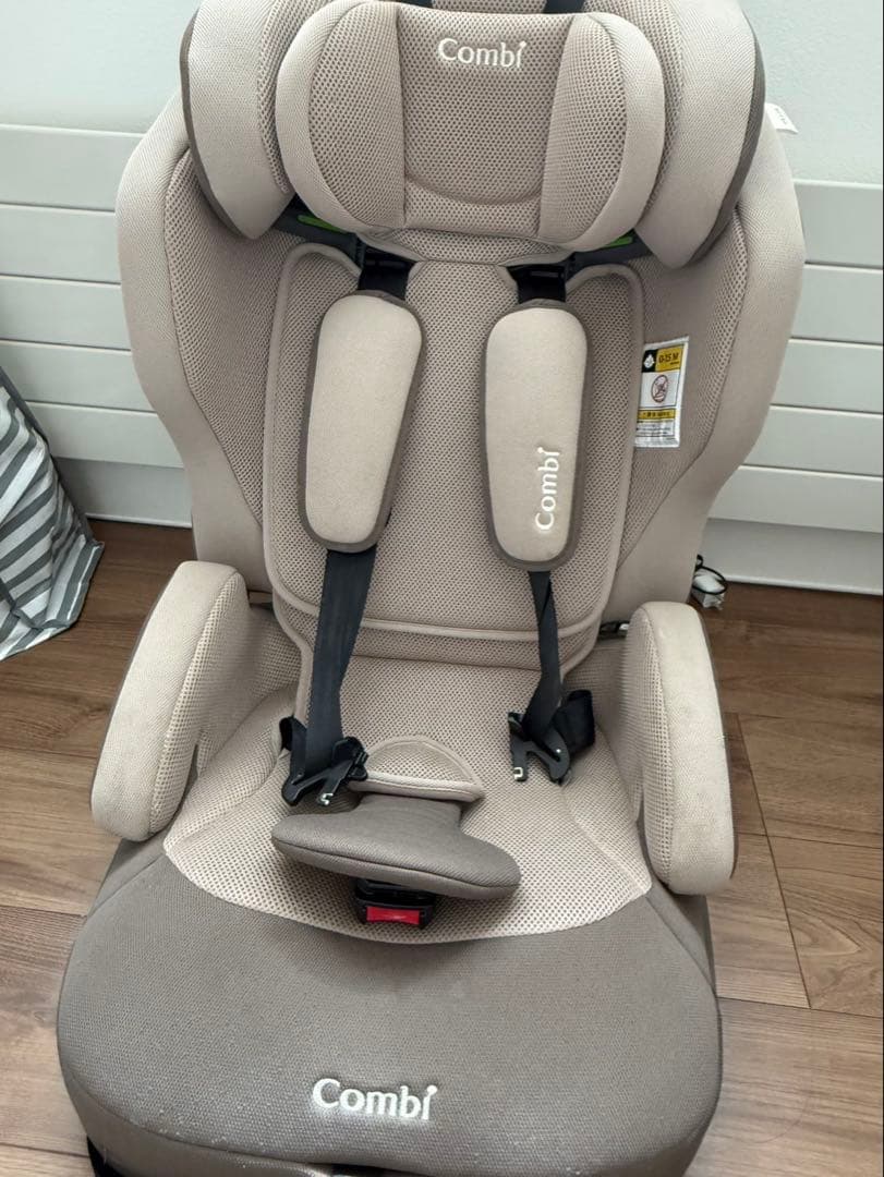 Combi 車用チャイルドシート ベージュ