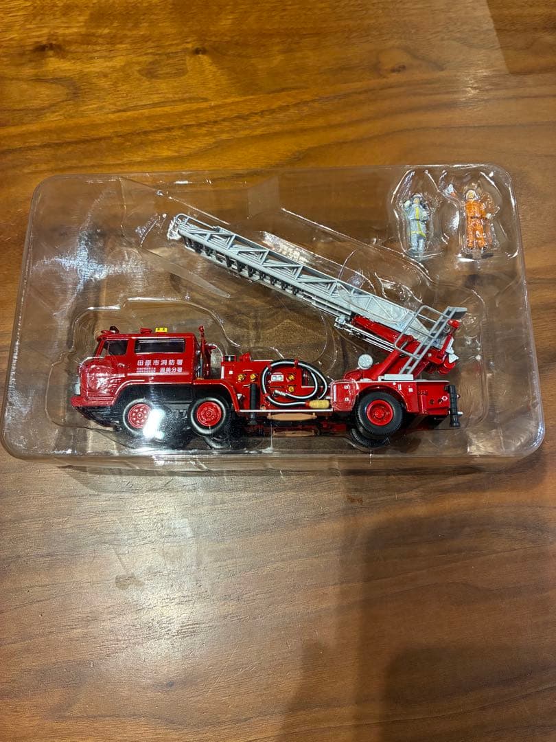 トミカ リミテッドヴィンテージNEO日野 はしご付消防車　LV-N24ⓐ