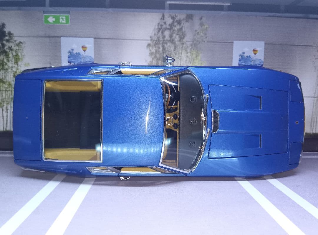 ミニカー MINICHAMPS Maserati Ghibli 1969-73 1/18