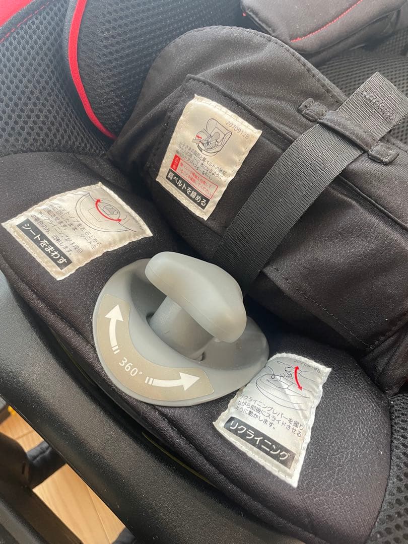 エールべべ　チャイルドシート