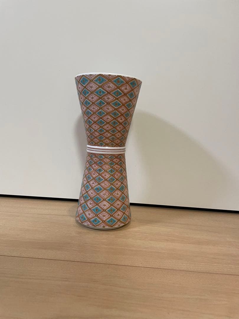 天皇皇后御用達　仁和窯（柿右衛門焼合資会社）　花瓶