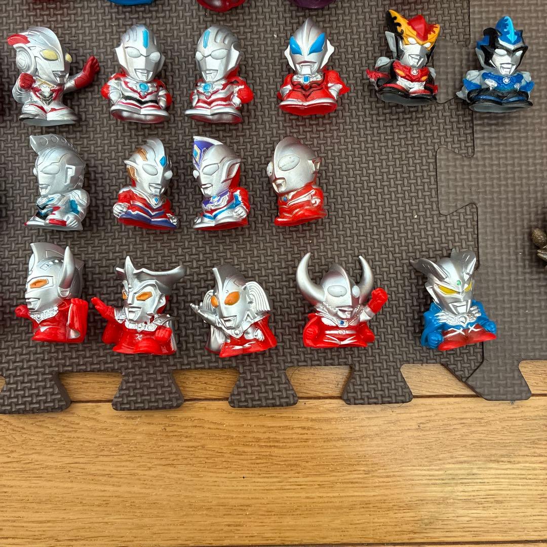 ウルトラマン指人形セット多数