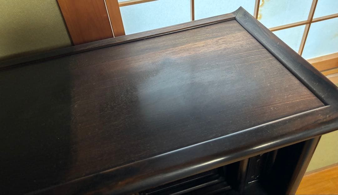 木製彫刻装飾付き4段棚　アンティーク家具