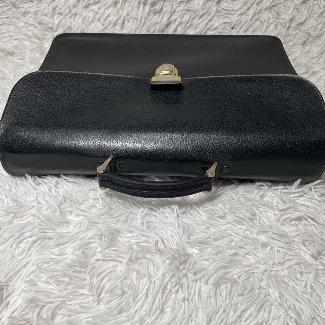 PRADA プラダ　ビジネスバッグ　レザー　ブラック　黒　本革　シボ革