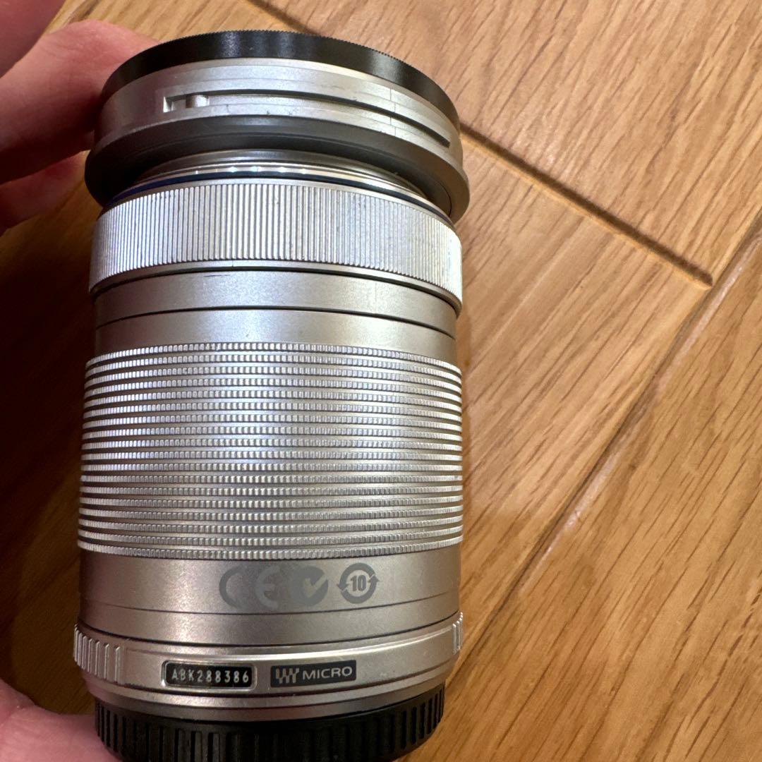 OLYMPUS 40-150mm f/4-5.6 R ズームレンズ