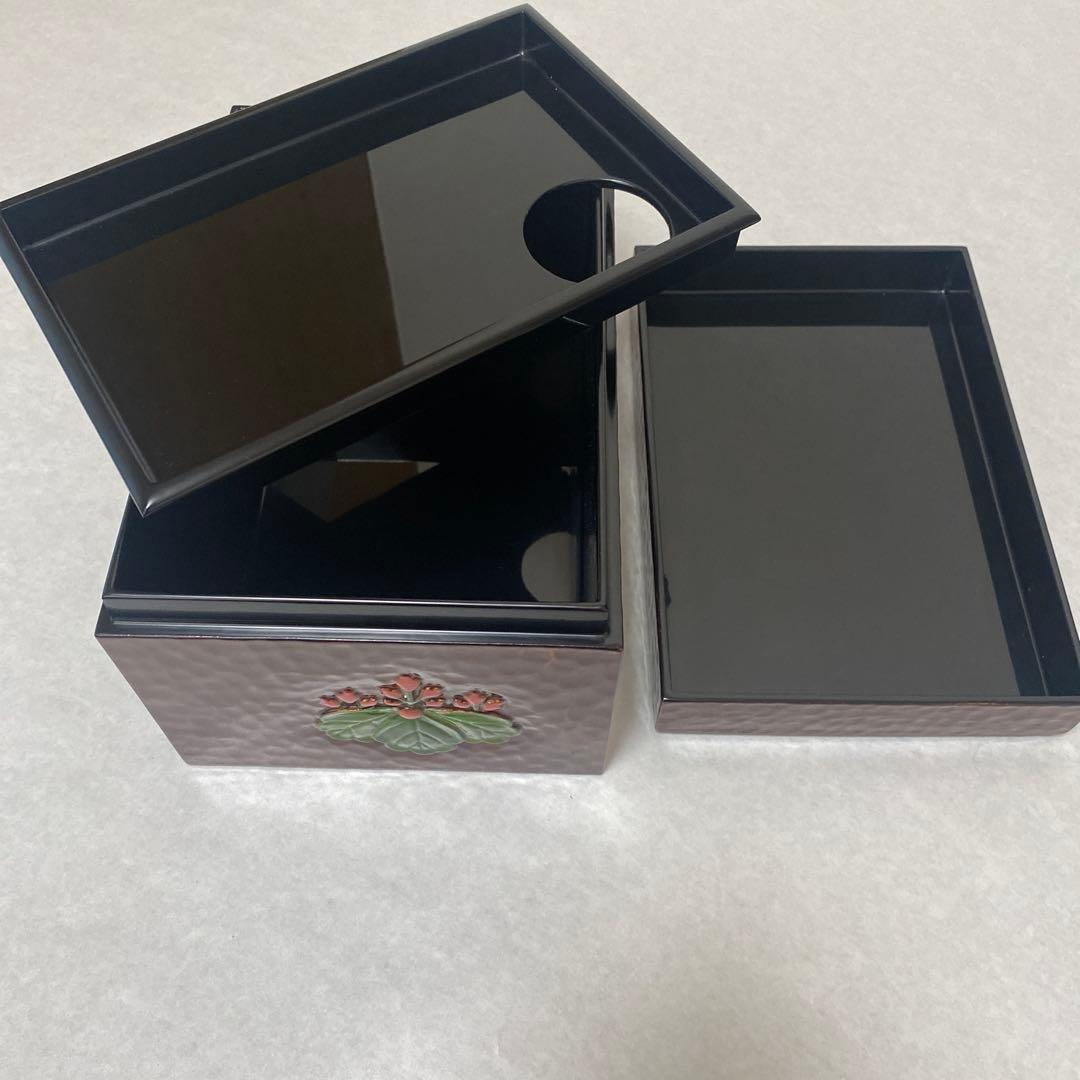 木製茶箱　菊桐彫模様色付き　未使用