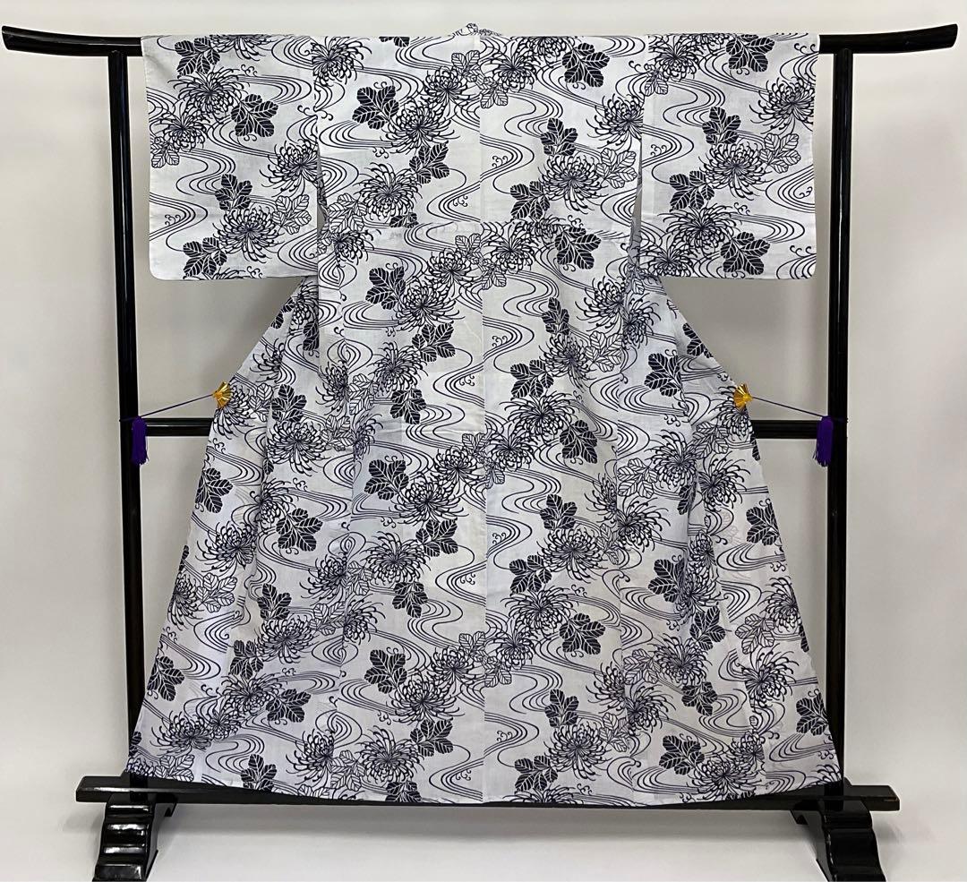 まろん✳︎新品未使用日本古来の古典柄流水に乱菊が凛としてカッコいい注染浴衣