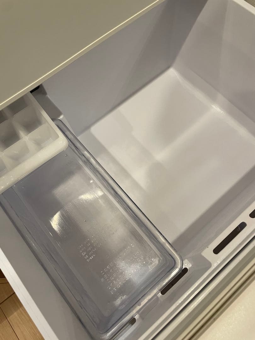 10/28まで　送料込AQUA 272L 冷蔵庫 AQR-27J(W) 3ドア