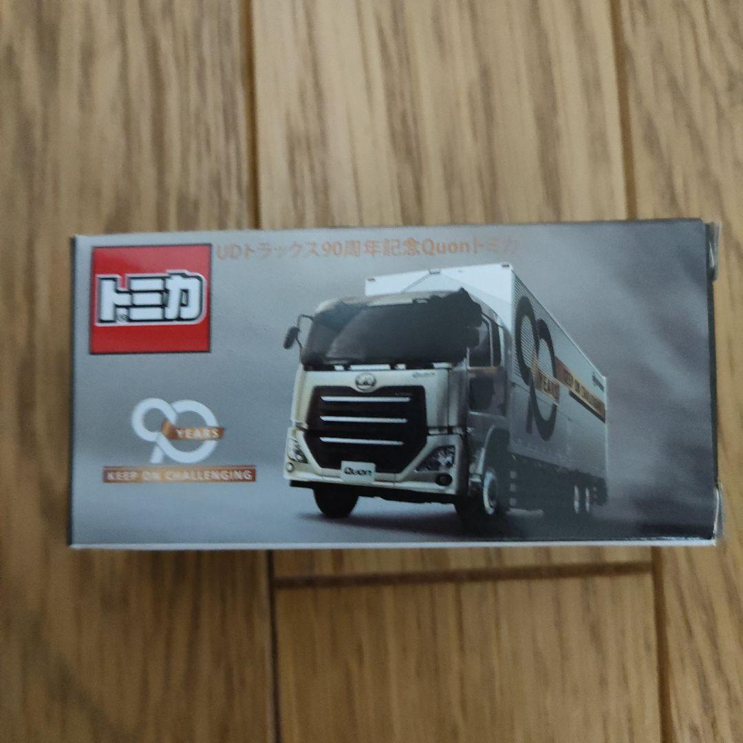 非売品 トミカ クオン Quon UD トラックス 90周年記念 ミニカー
