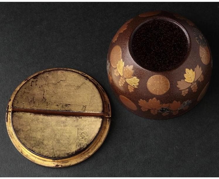 【安土桃山】◆『豊臣家伝来 菊/五七桐紋金銀蒔絵大海形 牙割蓋薄茶入』◆