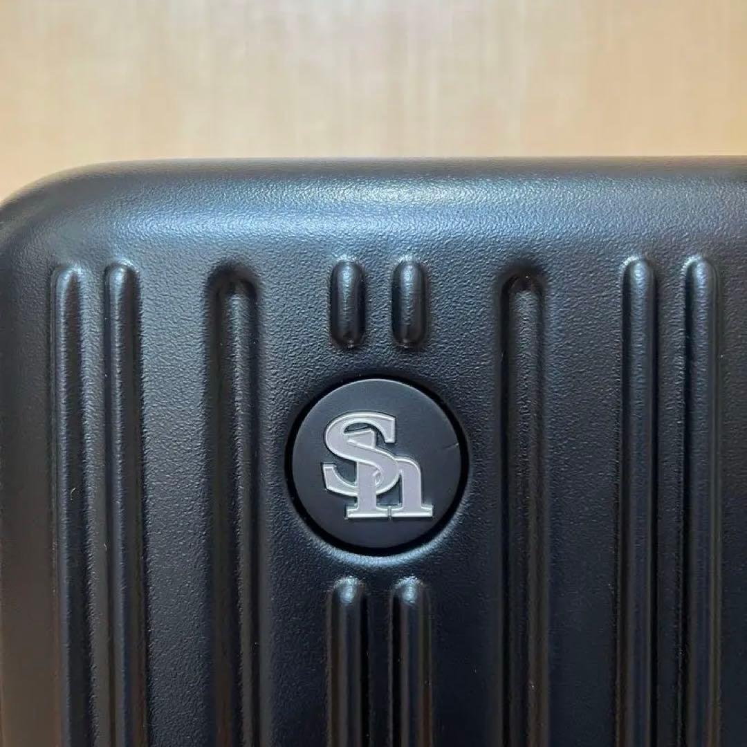 ソフトバンクホークス キャリーケース 黒 機内持ち込みサイズ