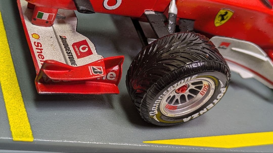 限定 HW 2003 ワールドチャンピオン シューマッハ レインタイヤモデル