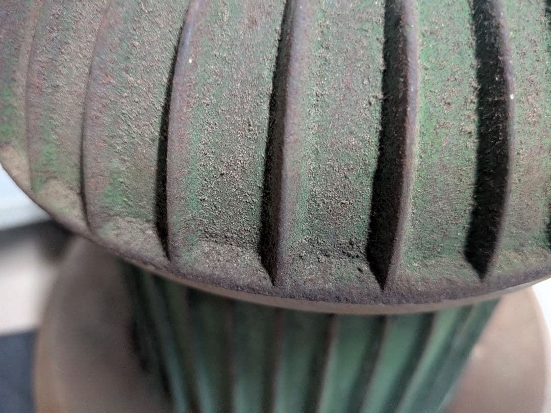 緑色の鋳鉄製薪ストーブ　だるまストーブ　レトロ　ミニサイズ