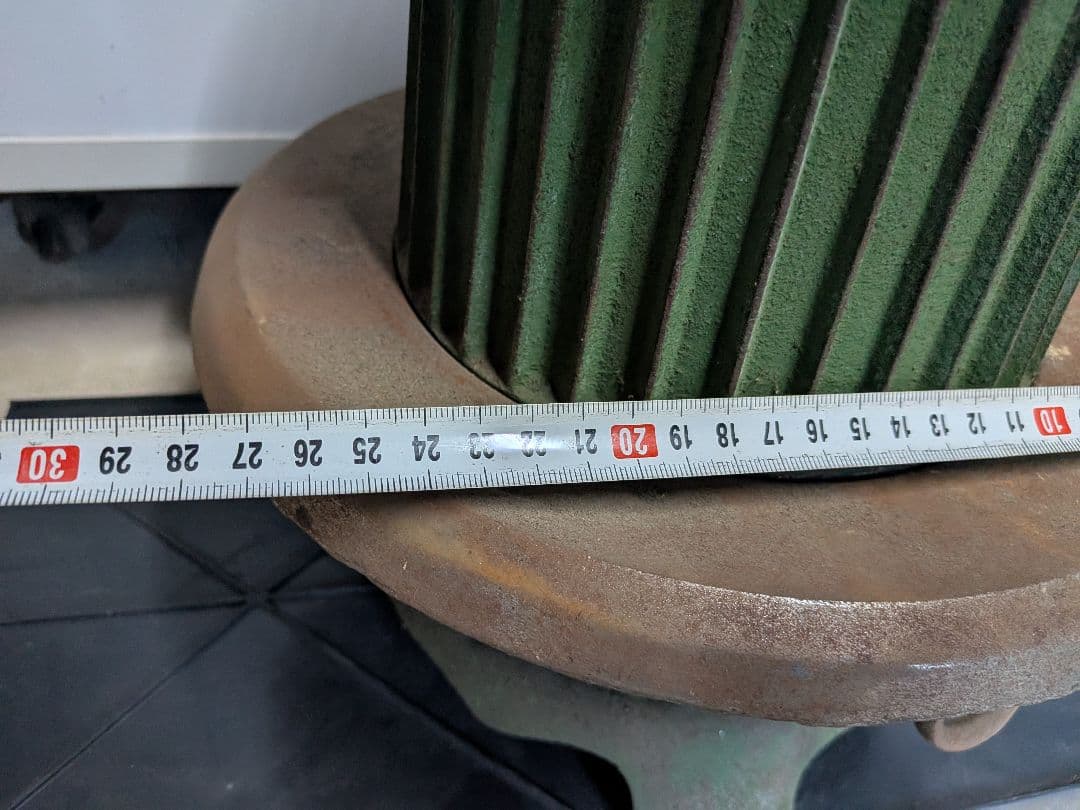 緑色の鋳鉄製薪ストーブ　だるまストーブ　レトロ　ミニサイズ