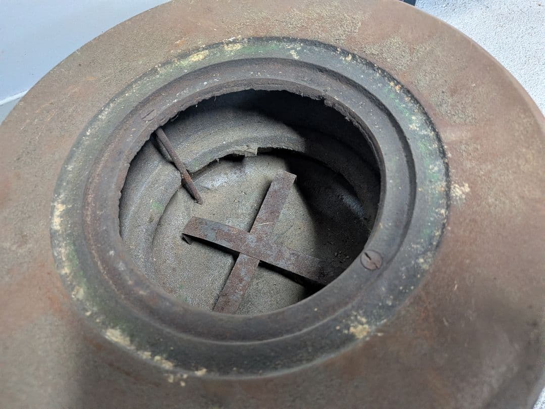 緑色の鋳鉄製薪ストーブ　だるまストーブ　レトロ　ミニサイズ