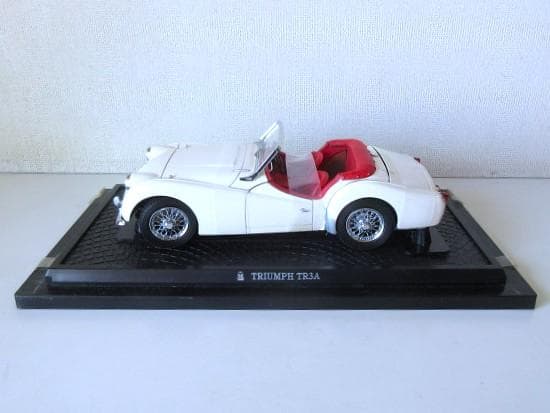 特価 京商 (1/18) トライアンフ TR3A