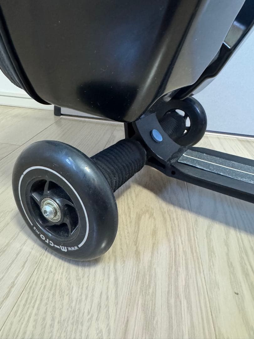 マイクロラゲッジ乗れるスーツケースキックボード マイクロスクーターキャリーケース