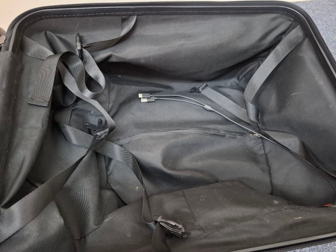 Dudode 子供が乗れるキャリーケース　白×黒